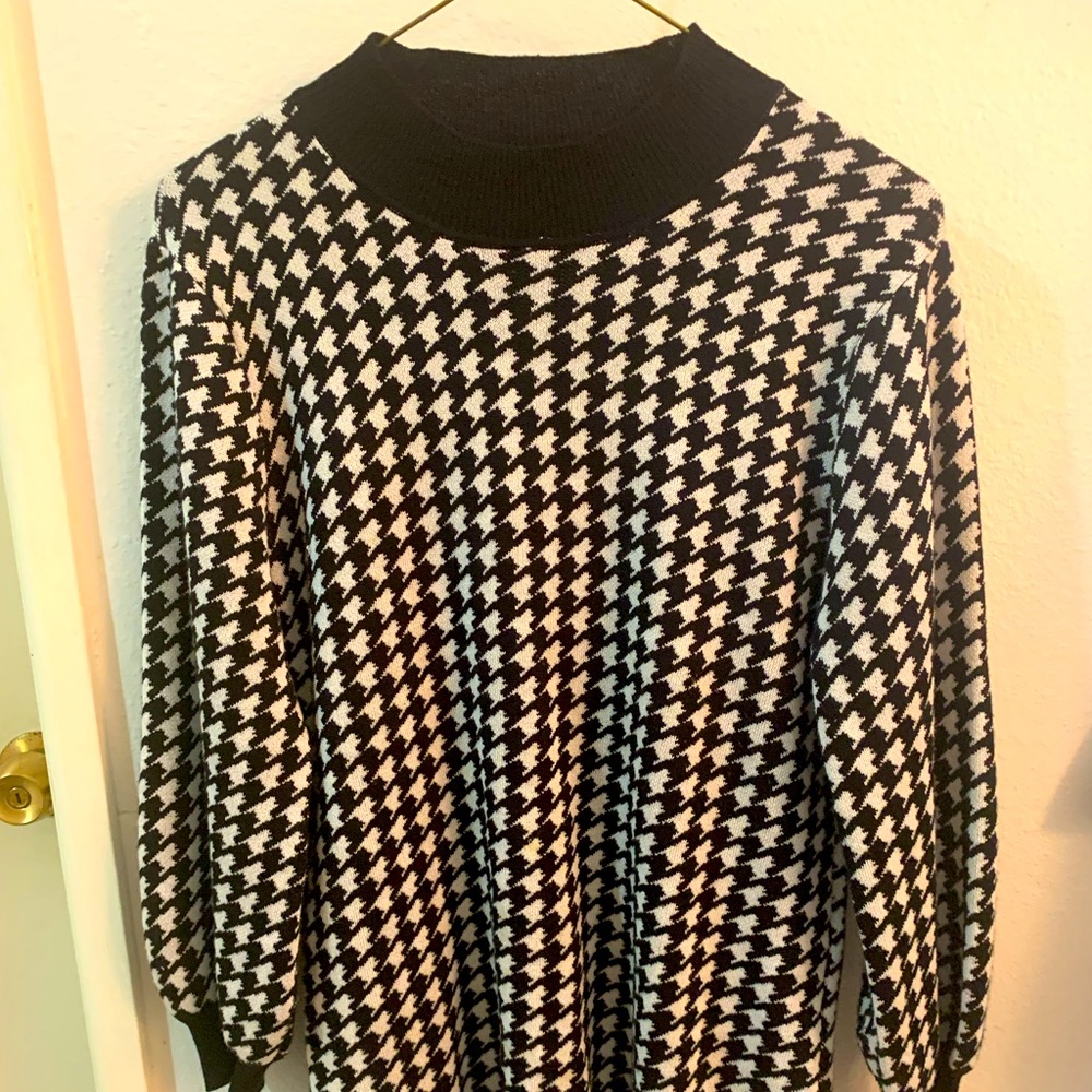 Fancy top. Perfect fit. Warm.